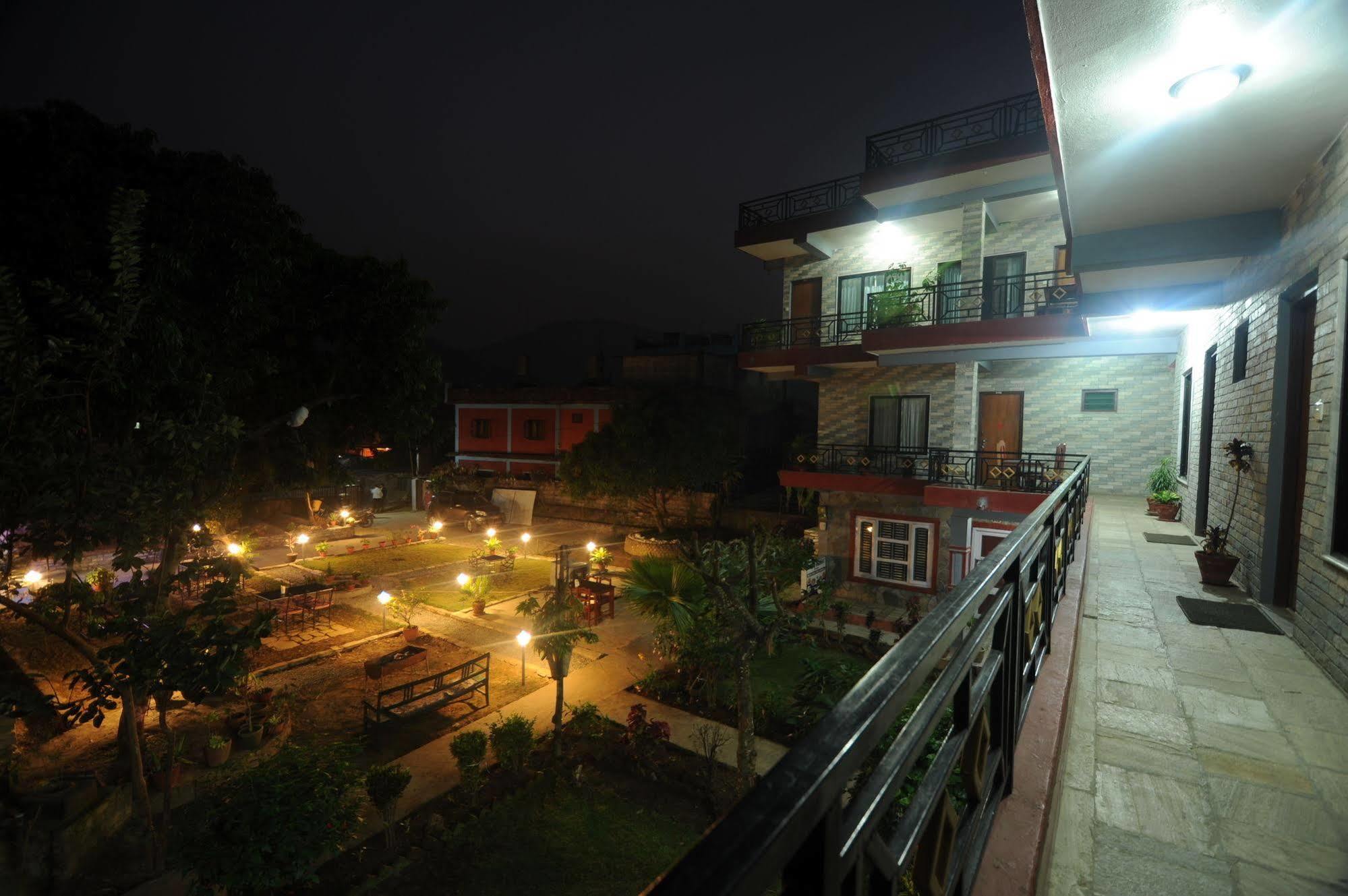 Hotel Glory Garden Pokhara Dış mekan fotoğraf