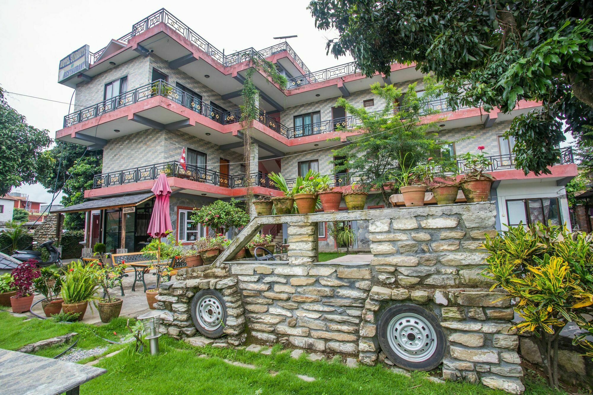 Hotel Glory Garden Pokhara Dış mekan fotoğraf